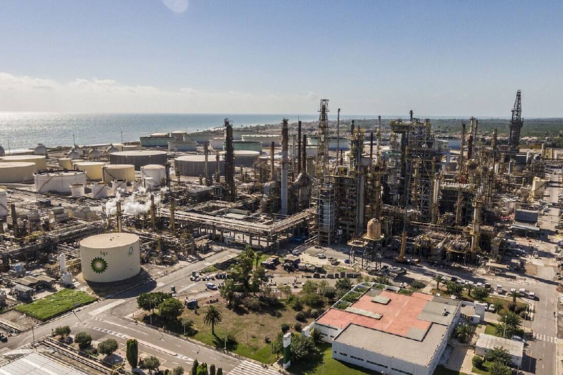 Air bp makes first ISCC EU sale of co-processed SAF to LATAM Cargo from its  Castellon refinery in Spain  GreenAir News
